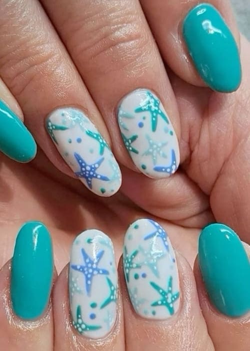 cute summer nails: turquoise starfish