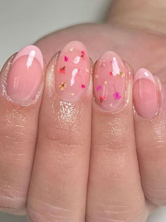 spring nail design: dry floral accent 