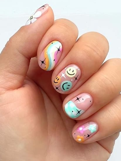 cute summer nails: pastel indie nails 