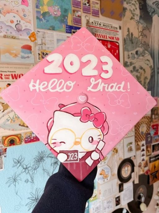 graduation cap: Hello kitty 