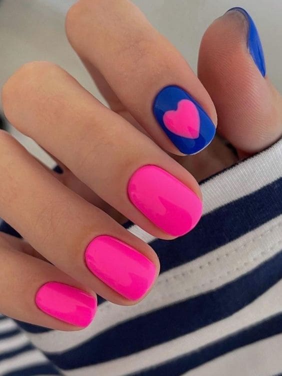 hot pink nails: heart 