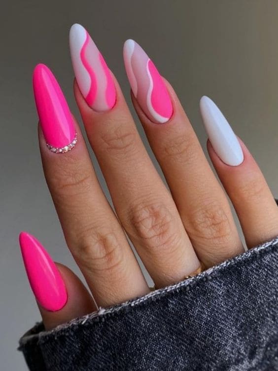 hot pink nails: white contrast 