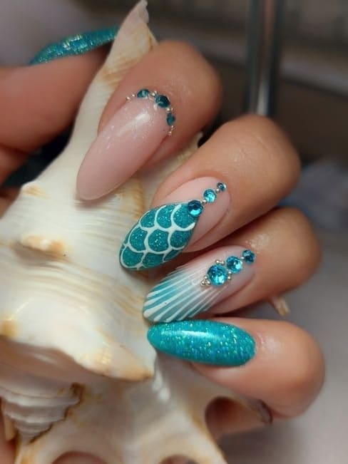 mermaid nail design: turquoise 