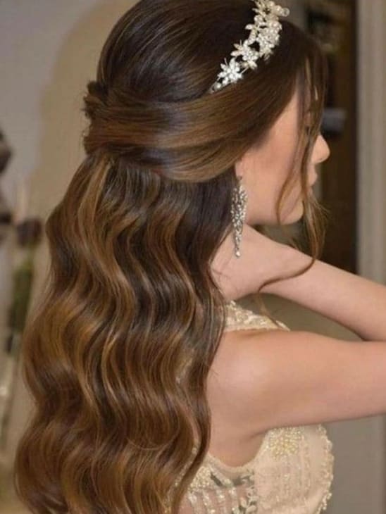 prom hairstyle: tiara long waves