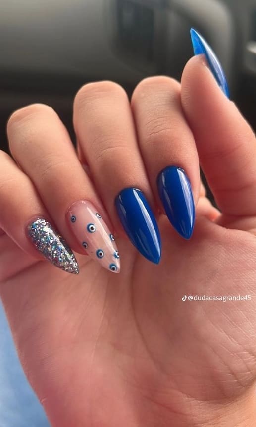 royal blue nails: dots and glitter