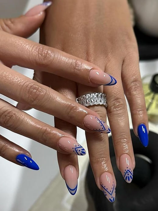 royal blue nails: floral lace 