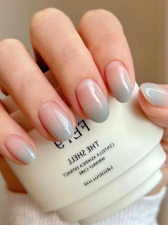 sage green nails: ombre