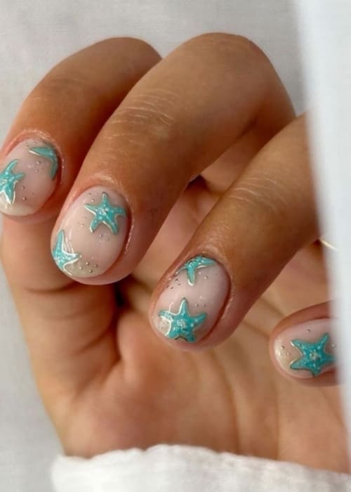 short summer nails: turquoise starfish