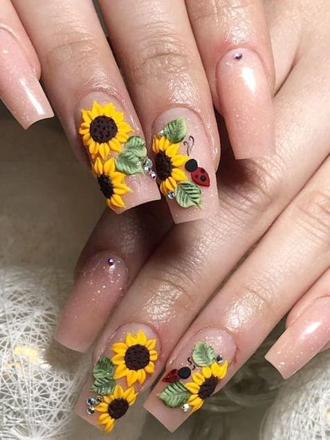 sunflower nails: 3d sunflowers