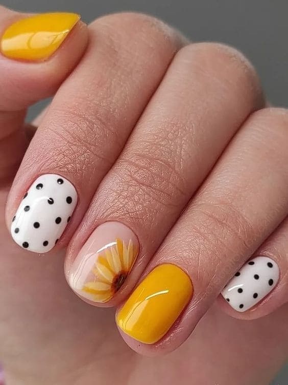sunflower nails: polka dots
