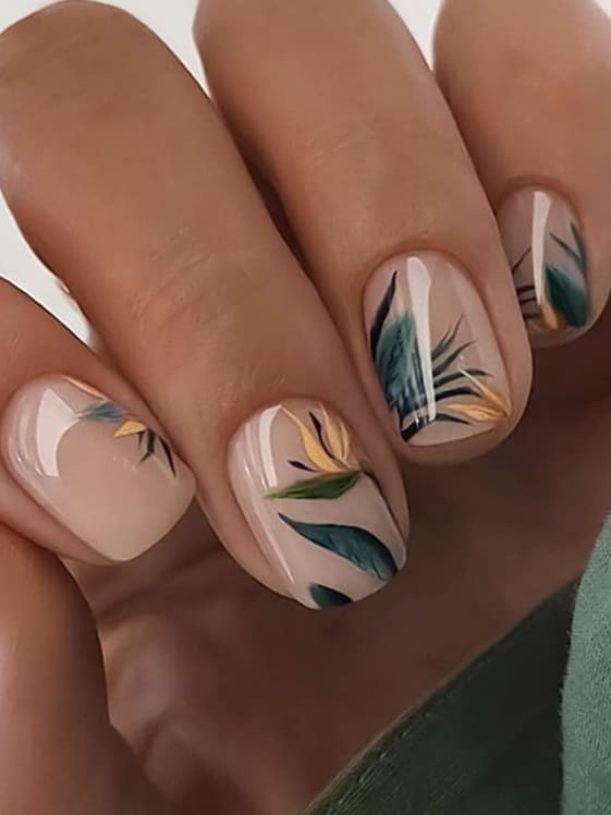 tropical nail design: green leafy 