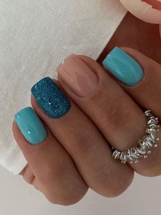 turquoise nails: nude and glitter