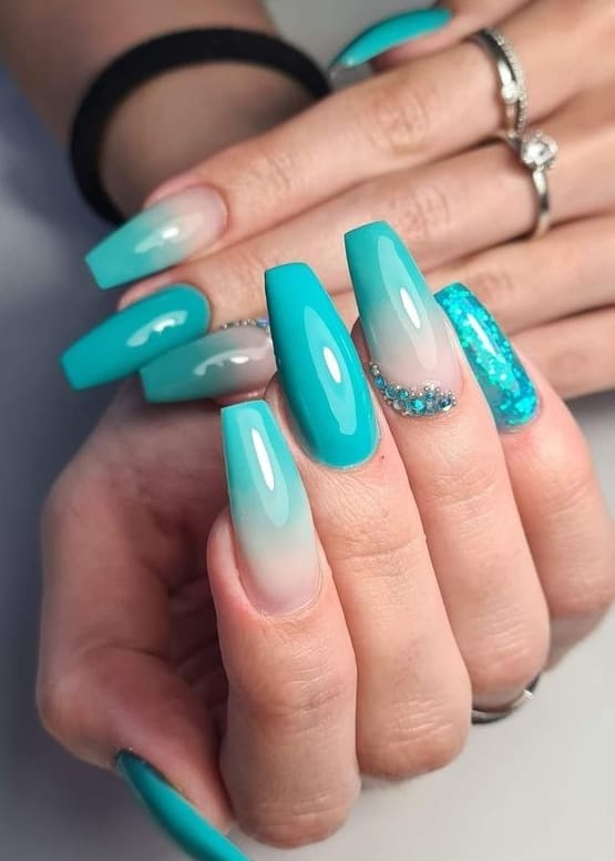 turquoise nails: ombre coffins with glitter