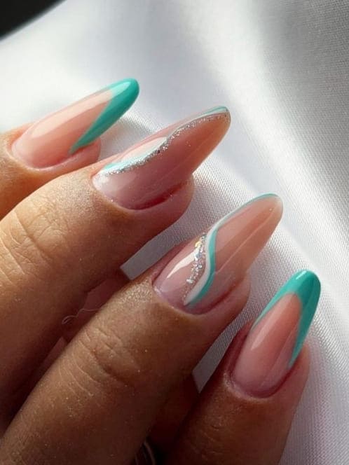turquoise nails: silver glitter swirls 