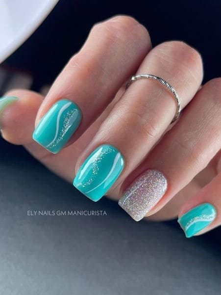 turquoise nails: silver glitter 