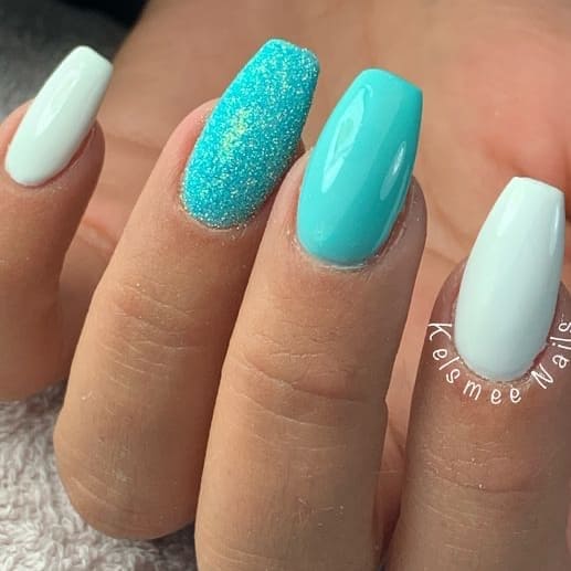 turquoise nails: various shades of turquoise 