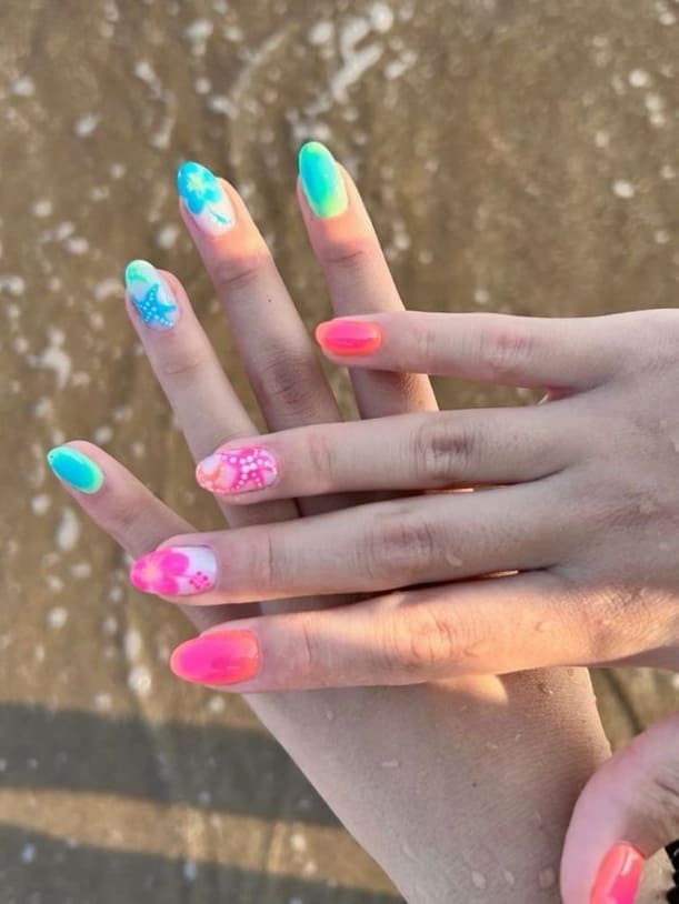 vacation nail design: neon nails 