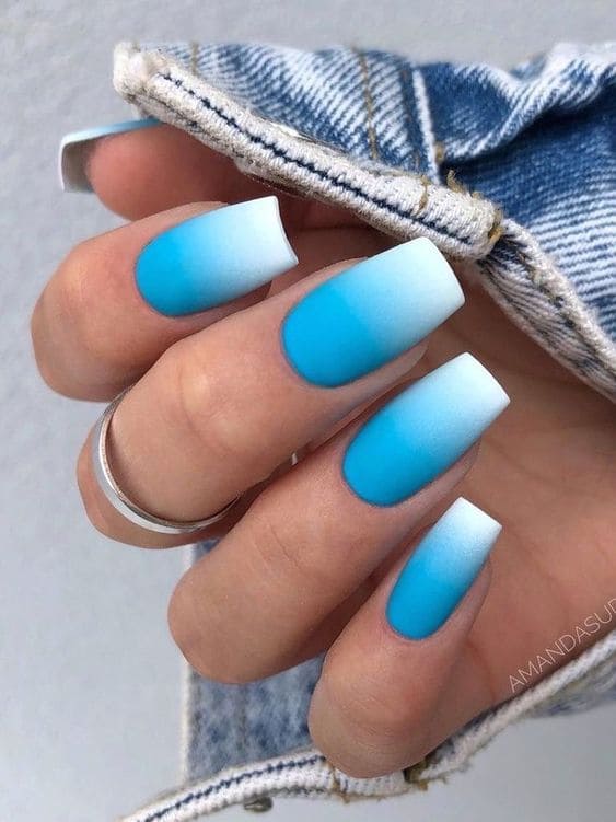 blue ombre nails: denim blue and white 