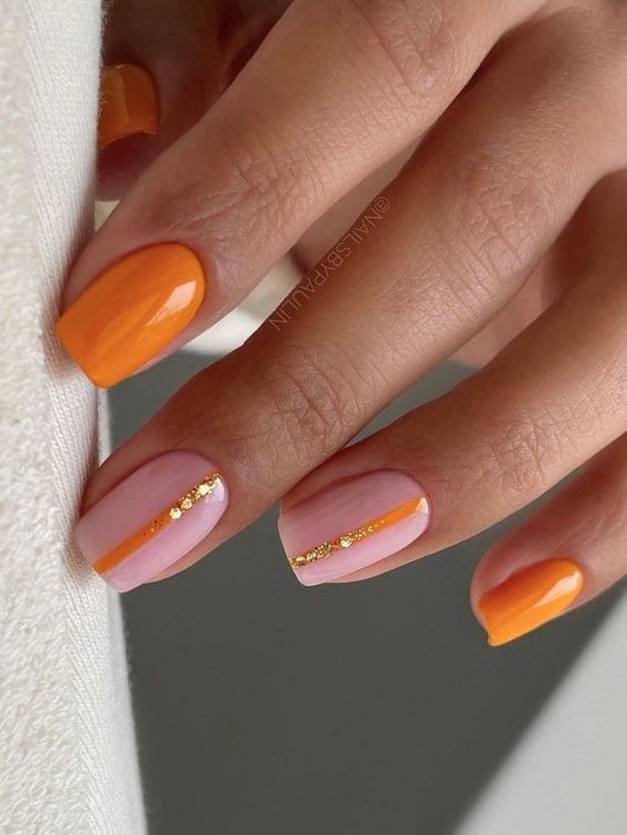burnt orange nails: minimalist lines 