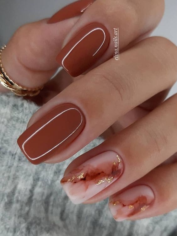 fall nail design: cinnamon brown marble 