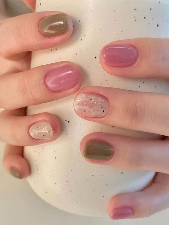 fall nails: pink and green jelly