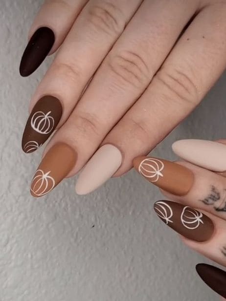 pumpkin nails: neutral tones