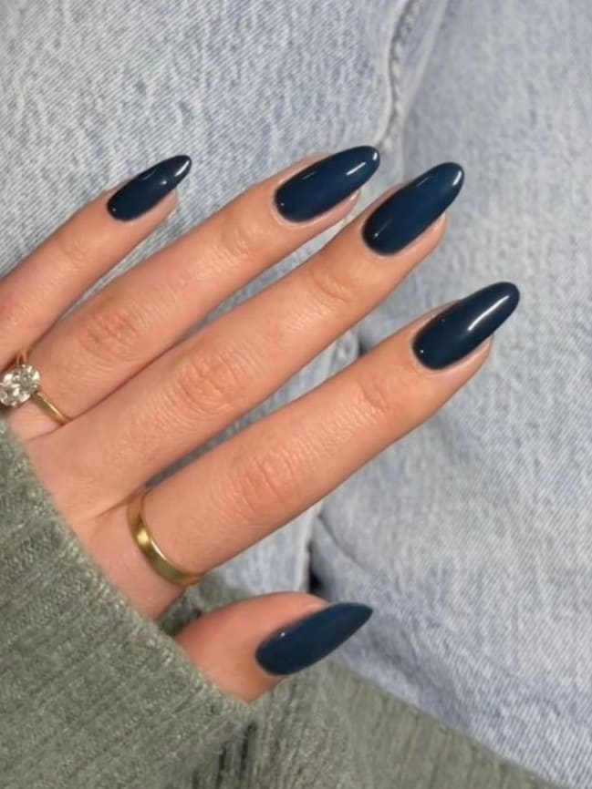 fall nail color: dark blue