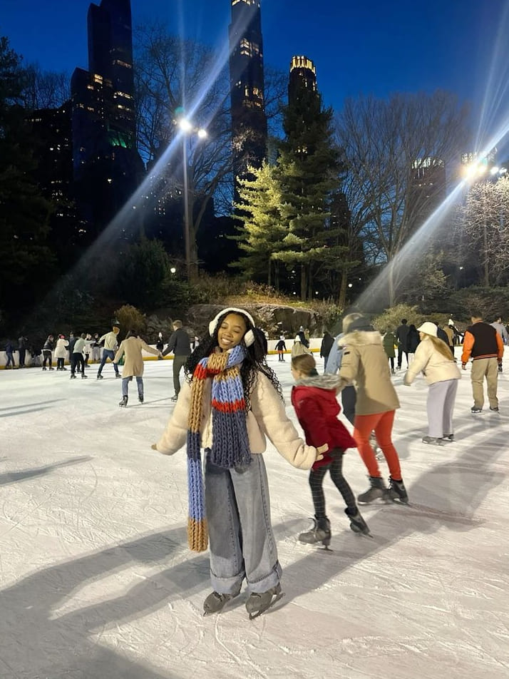 25 Adorable Ice Skating Outfits You’ll Want to Copy This Winter ...
